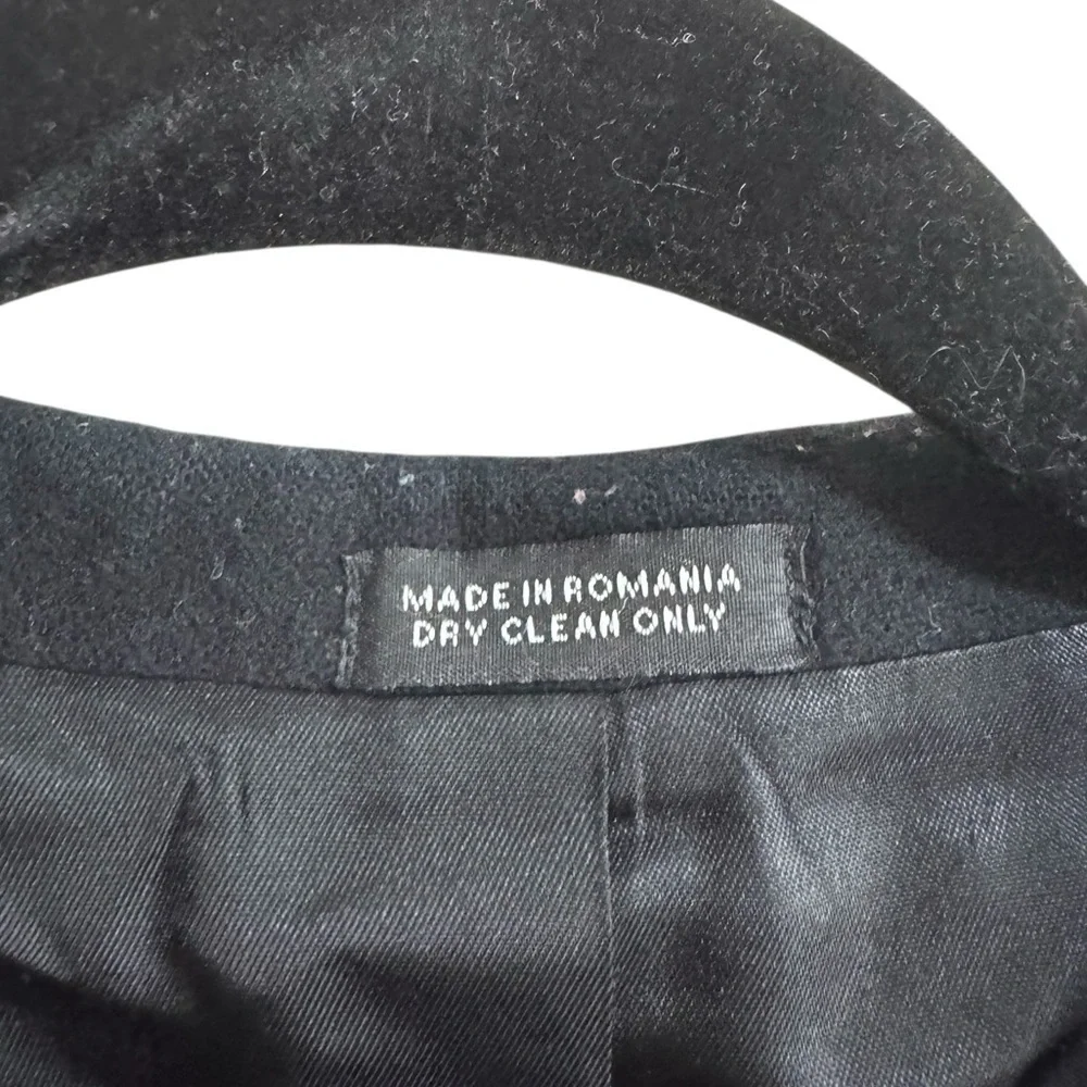 Vintage Black Unbranded Blazer Jacket • Unisex Look • Classic Black